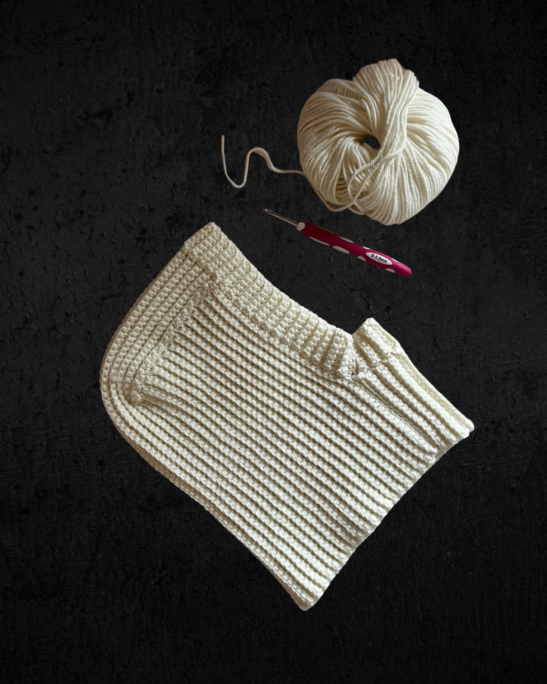 Cagoule en crochet minimaliste unisex