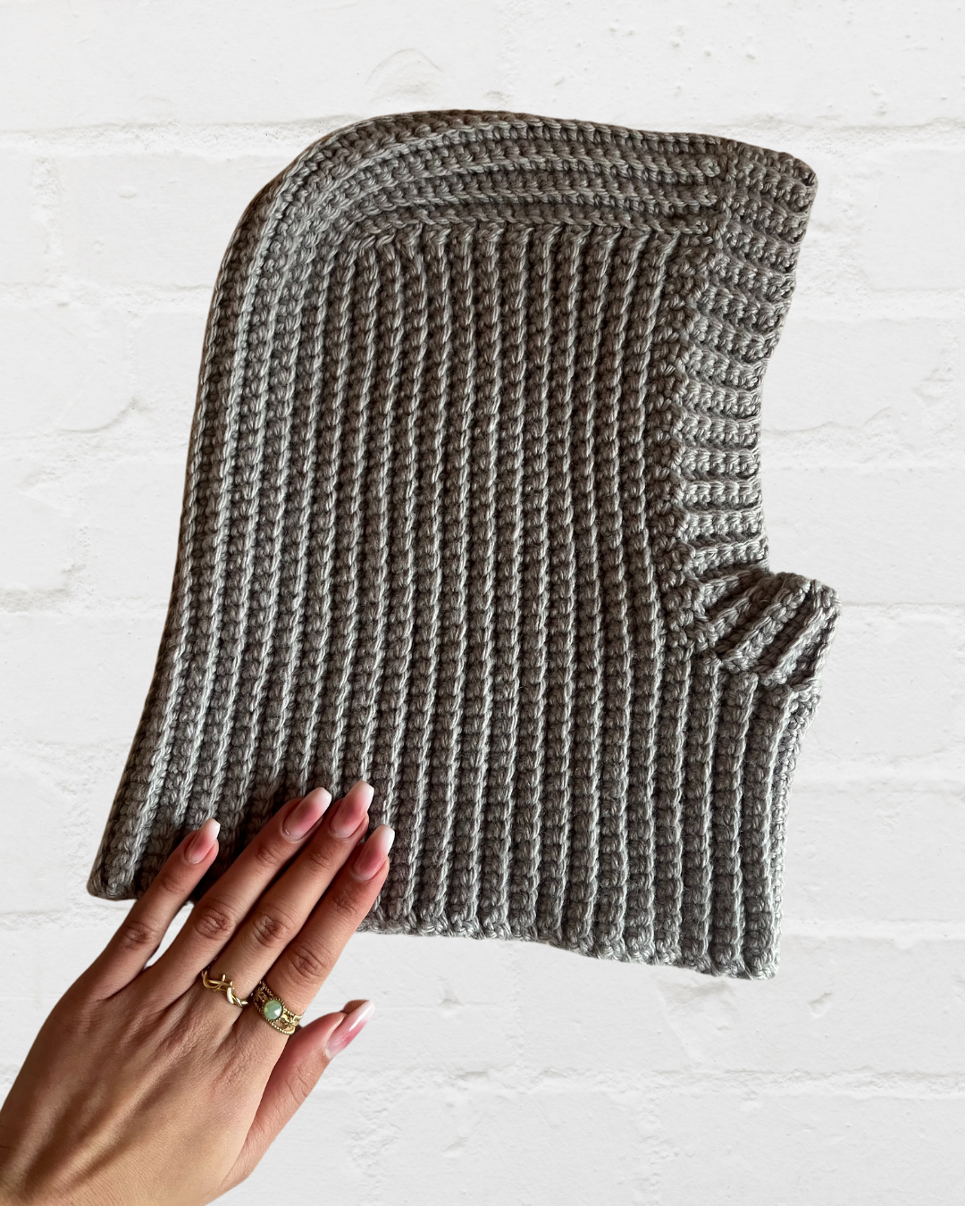 Cagoule en crochet minimaliste unisex