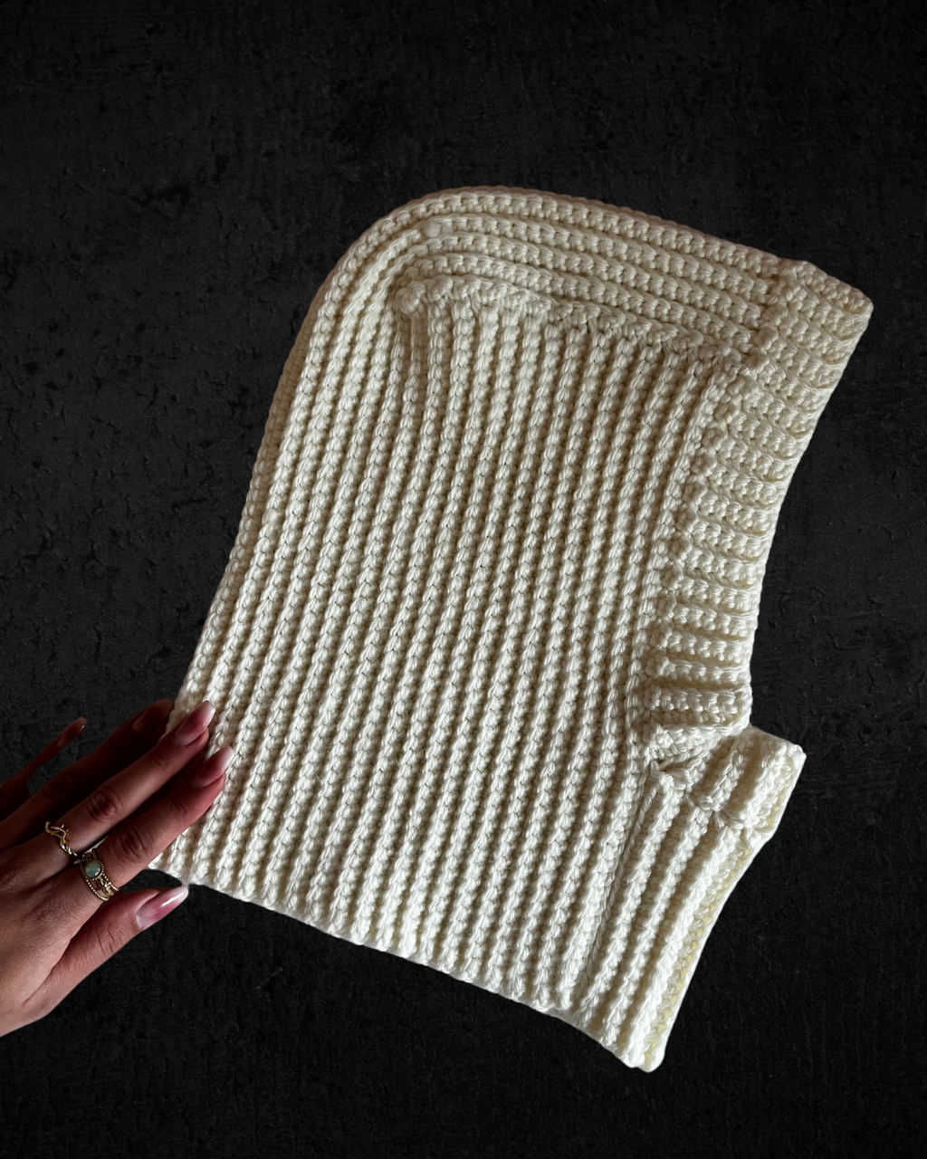 Cagoule en crochet minimaliste unisex